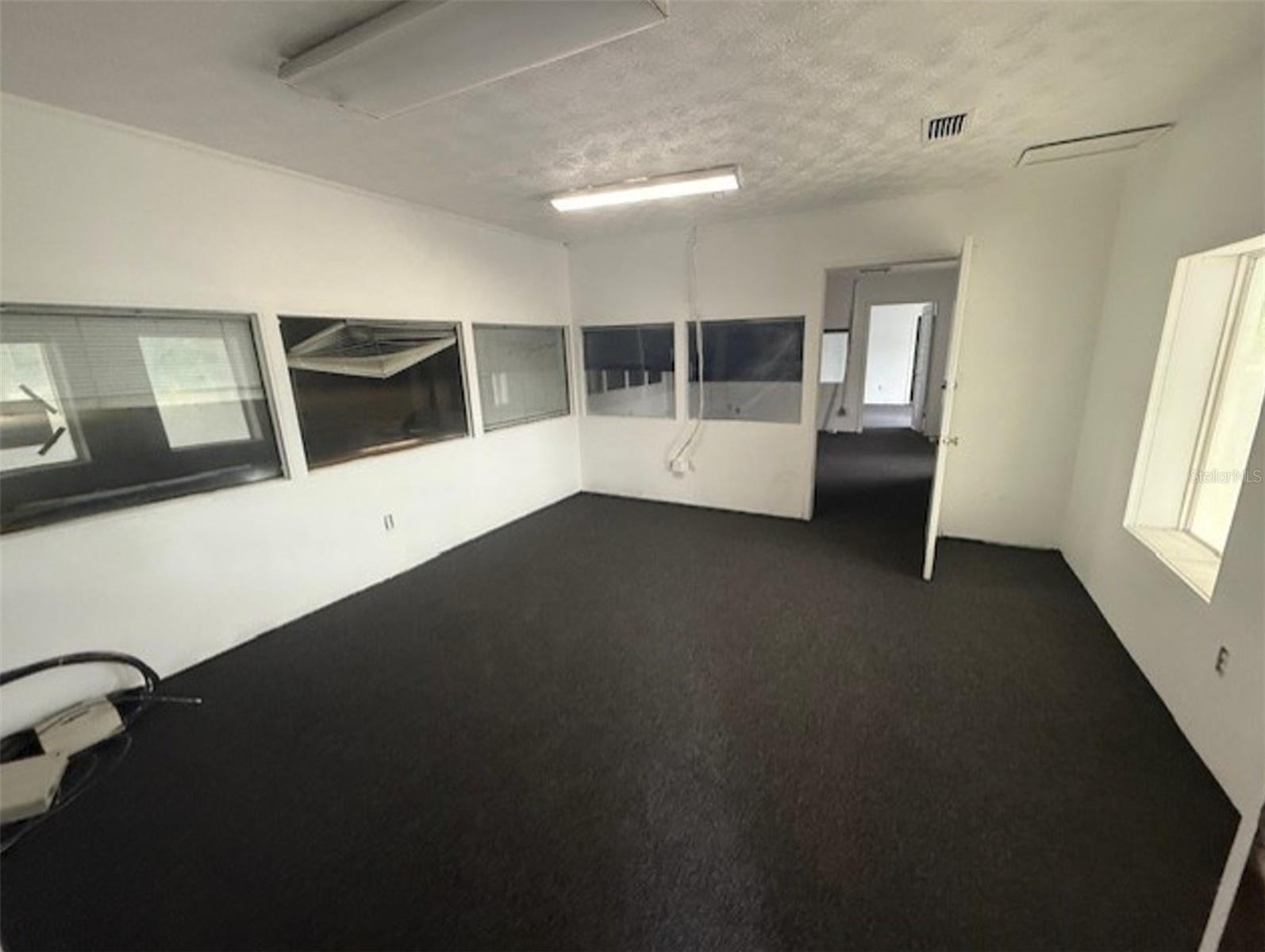 Image 12 of 13 For 479 Zoo Parkway