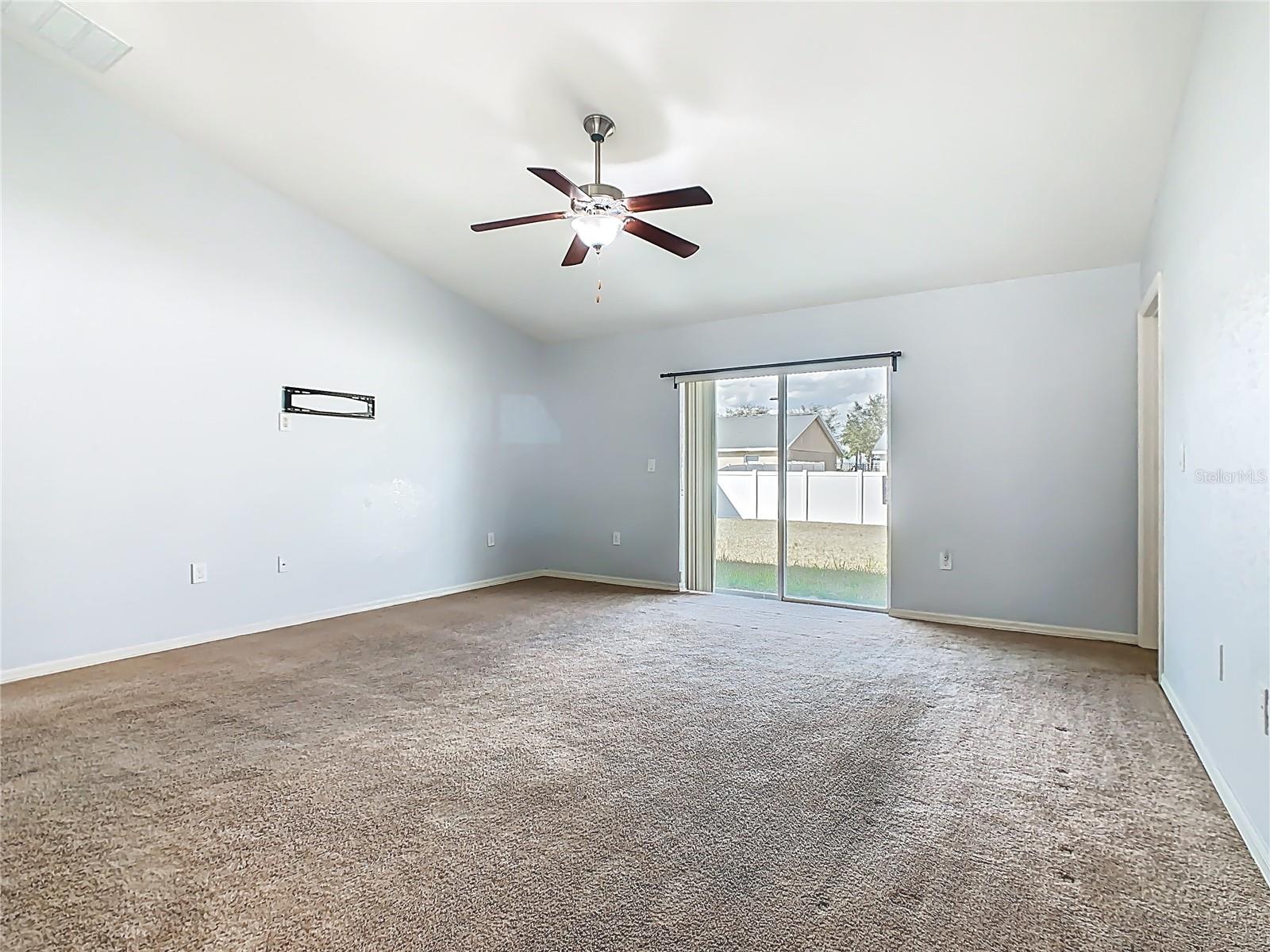 Image 13 of 50 For 931 Kingfisher Drive