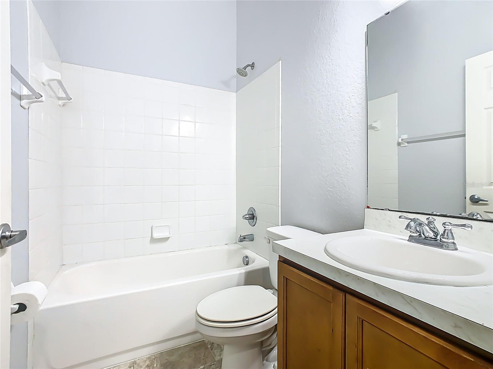 Image 21 of 50 For 931 Kingfisher Drive