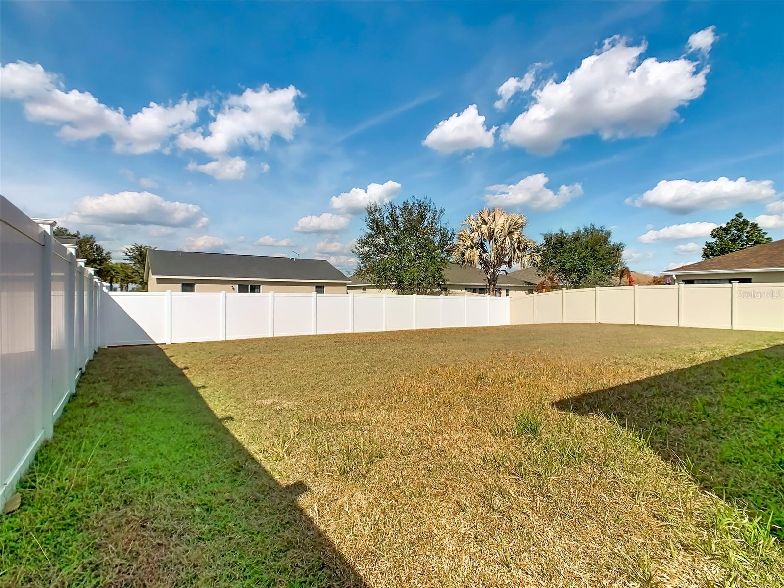 Image 33 of 50 For 931 Kingfisher Drive