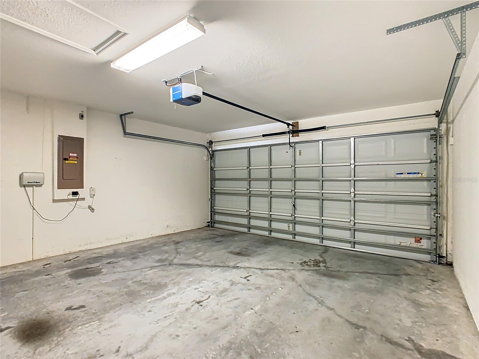 Image 39 of 50 For 931 Kingfisher Drive