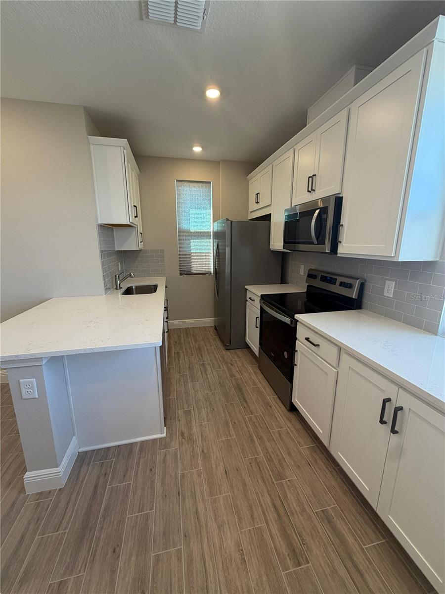 Image 4 of 10 For 10259 Pearson Avenue