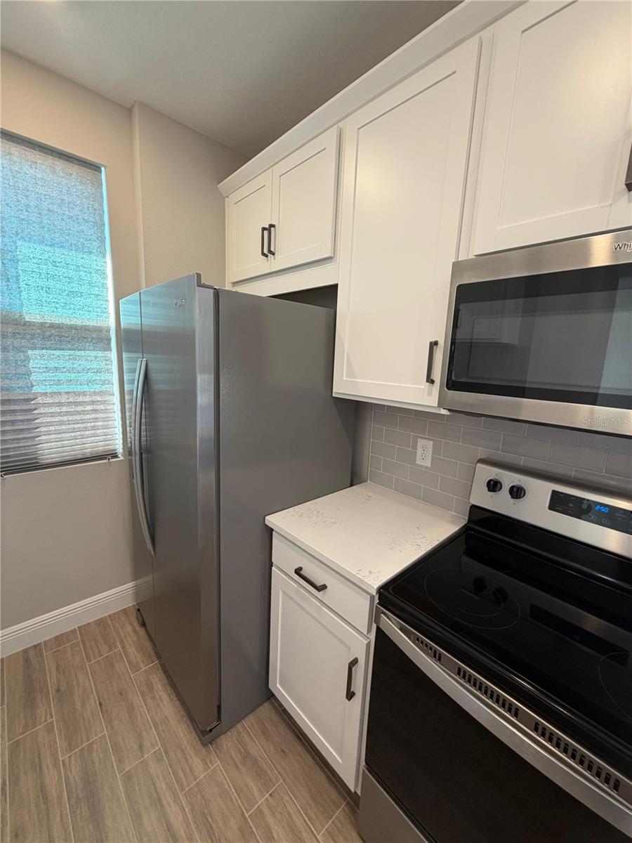 Image 6 of 10 For 10259 Pearson Avenue