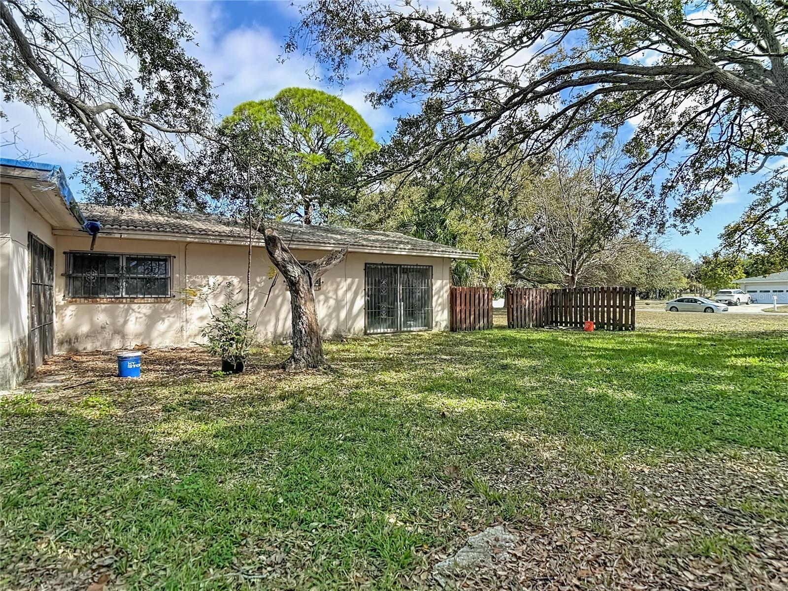 Image 10 of 42 For 3700 Dana Shores Drive