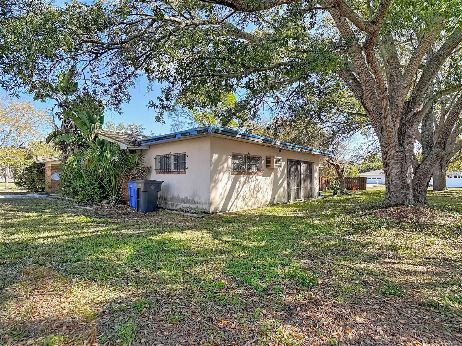 Image 11 of 42 For 3700 Dana Shores Drive