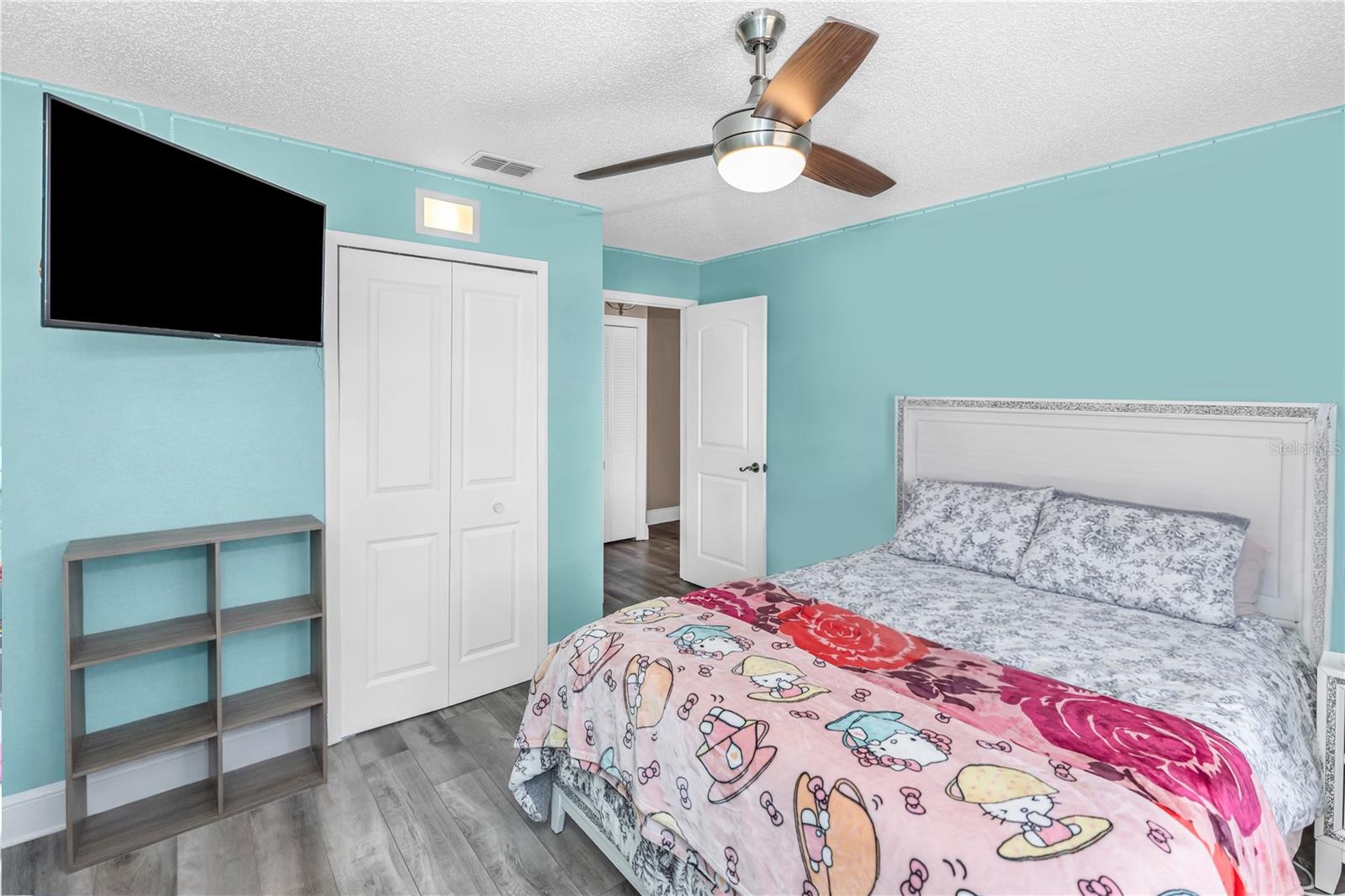 Image 19 of 37 For 404 Glen Abbey Lane