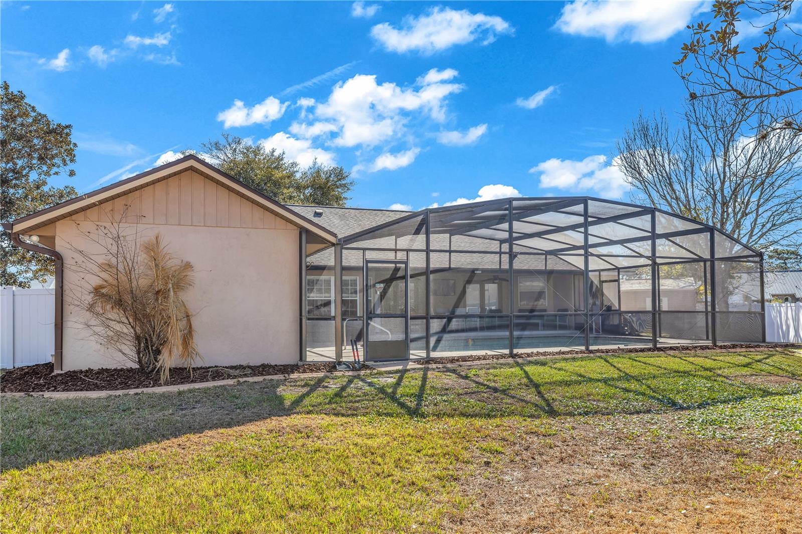 Image 29 of 37 For 404 Glen Abbey Lane