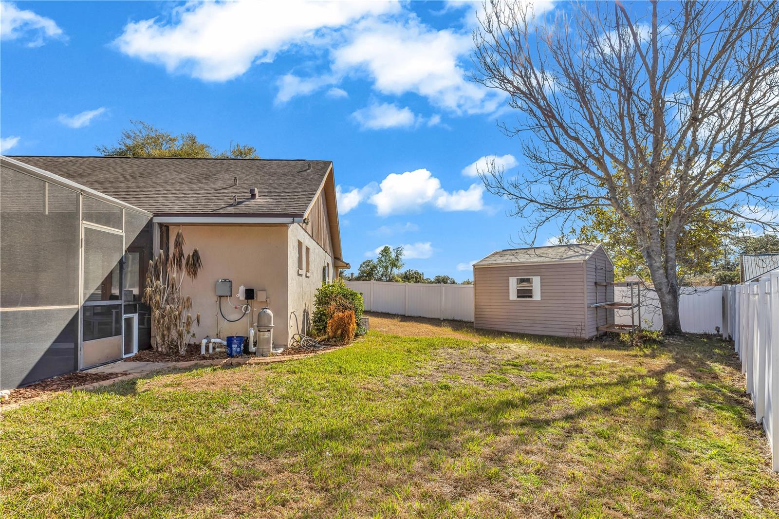 Image 30 of 37 For 404 Glen Abbey Lane