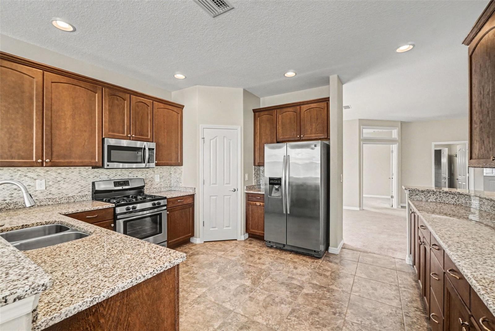 Image 2 of 21 For 27014 Camerons Run