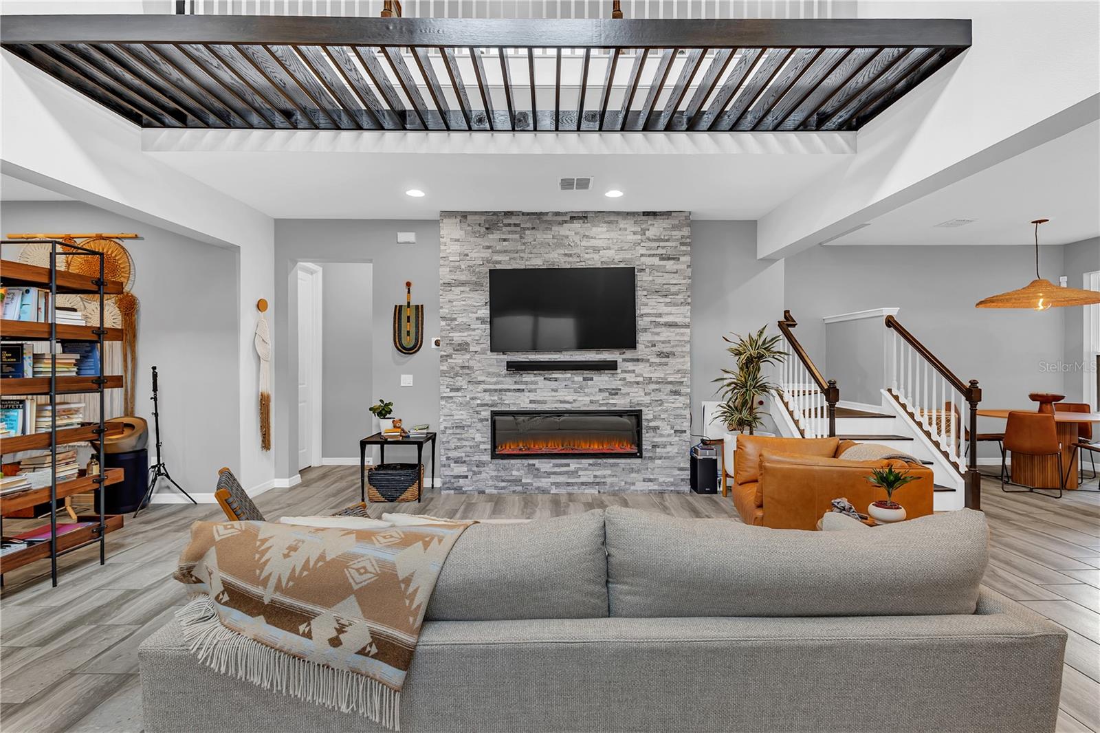 Image 11 of 54 For 15061 Valverse Alley