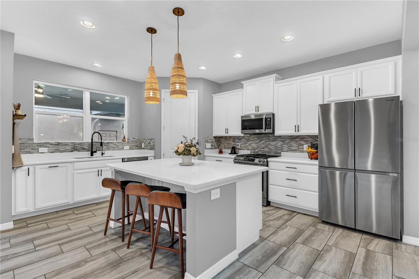 Image 17 of 54 For 15061 Valverse Alley