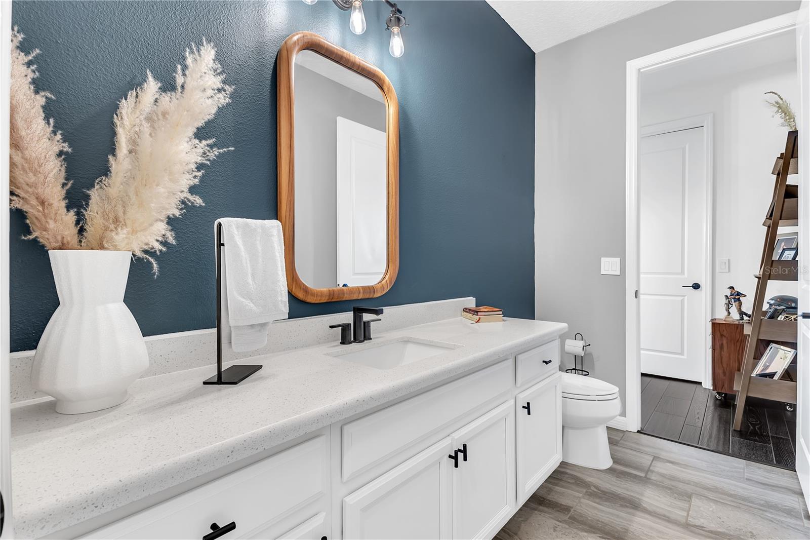 Image 22 of 54 For 15061 Valverse Alley