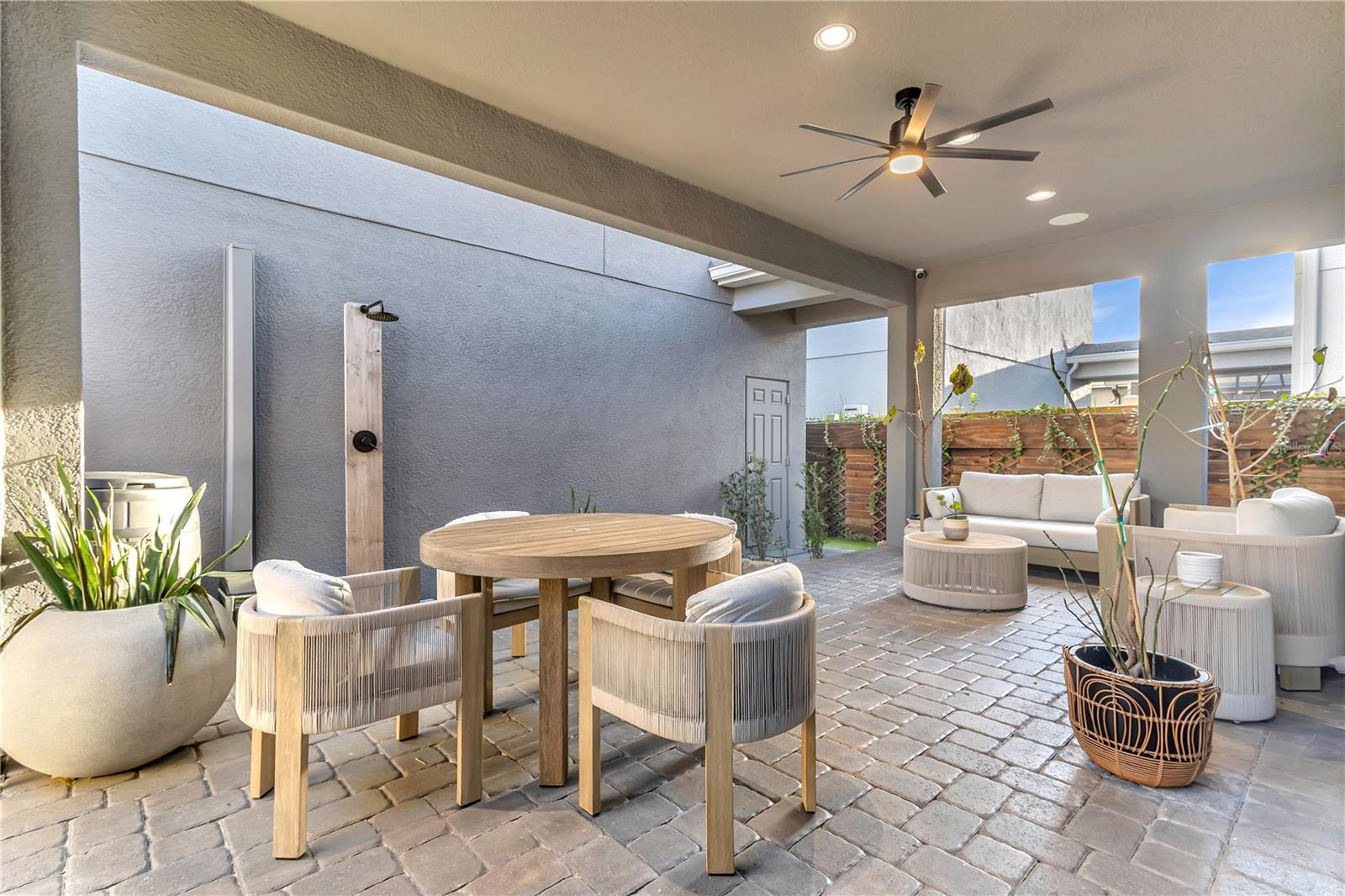 Image 36 of 54 For 15061 Valverse Alley