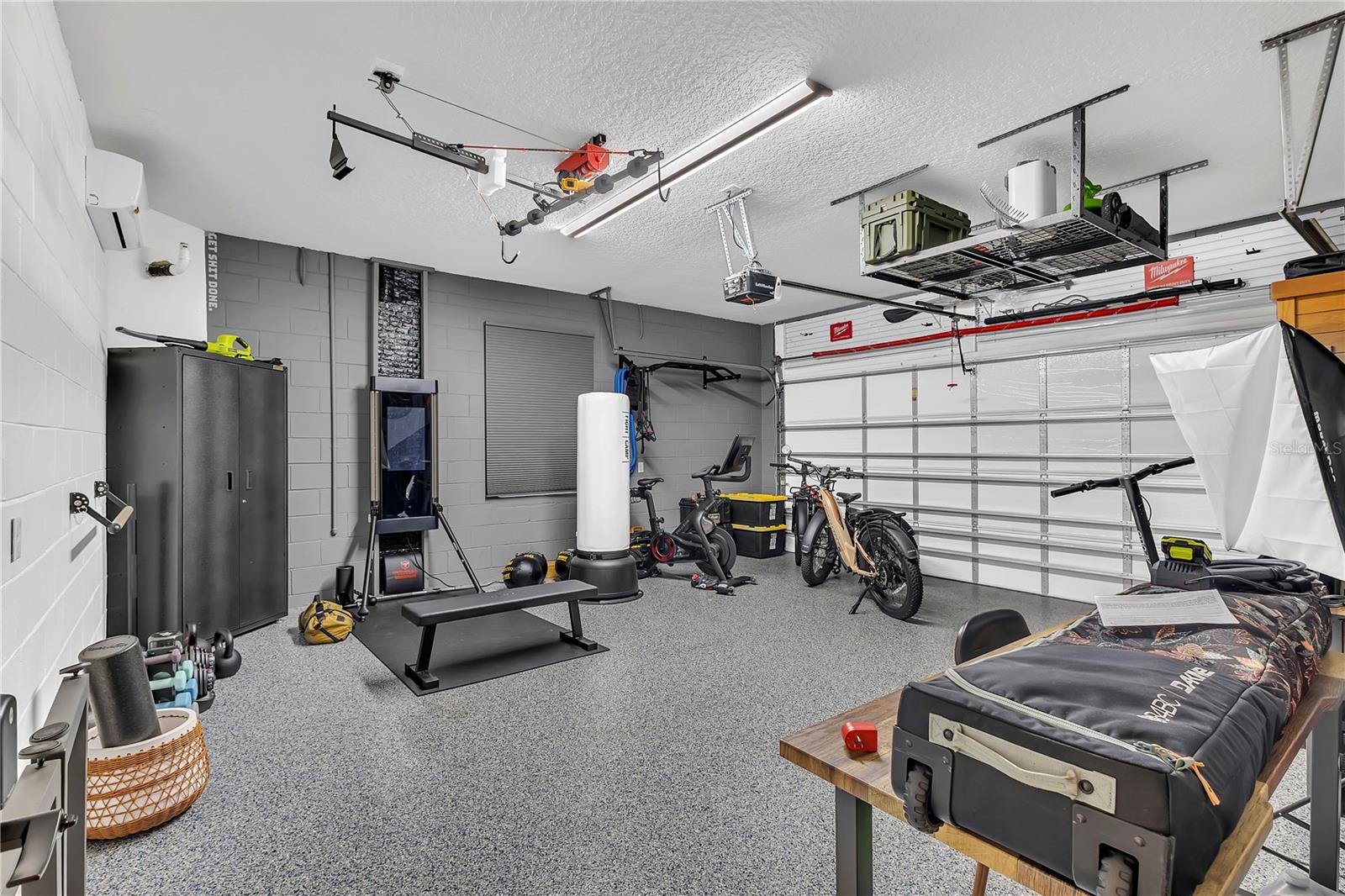 Image 38 of 54 For 15061 Valverse Alley