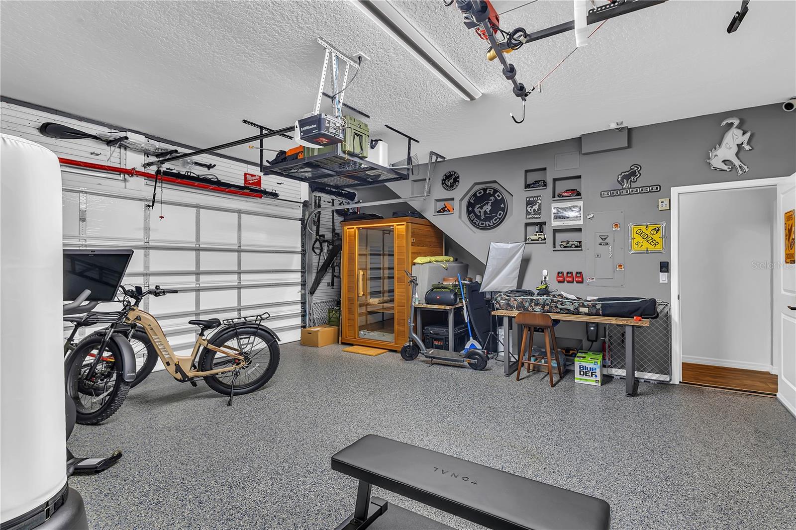 Image 40 of 54 For 15061 Valverse Alley