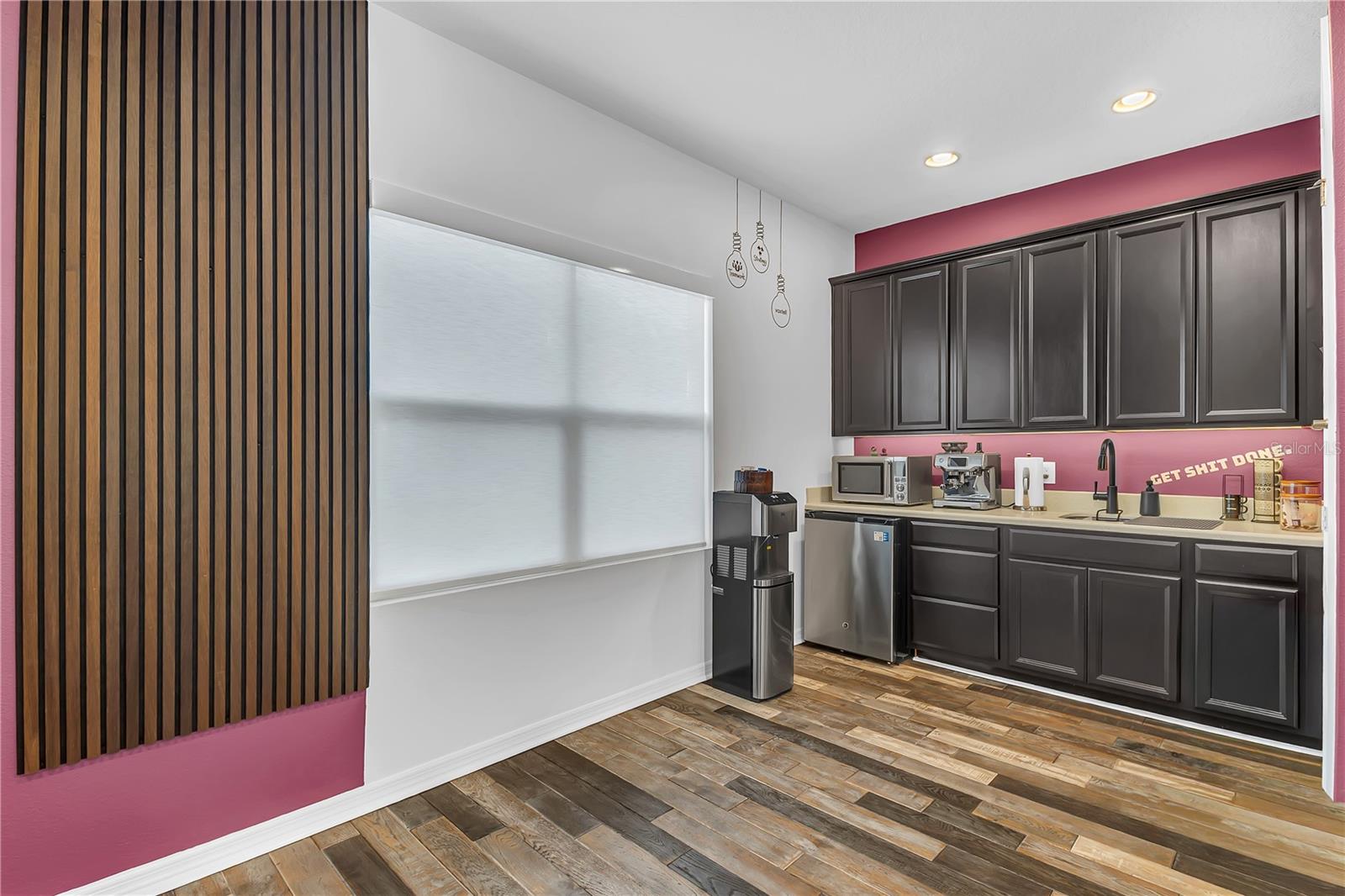 Image 42 of 54 For 15061 Valverse Alley