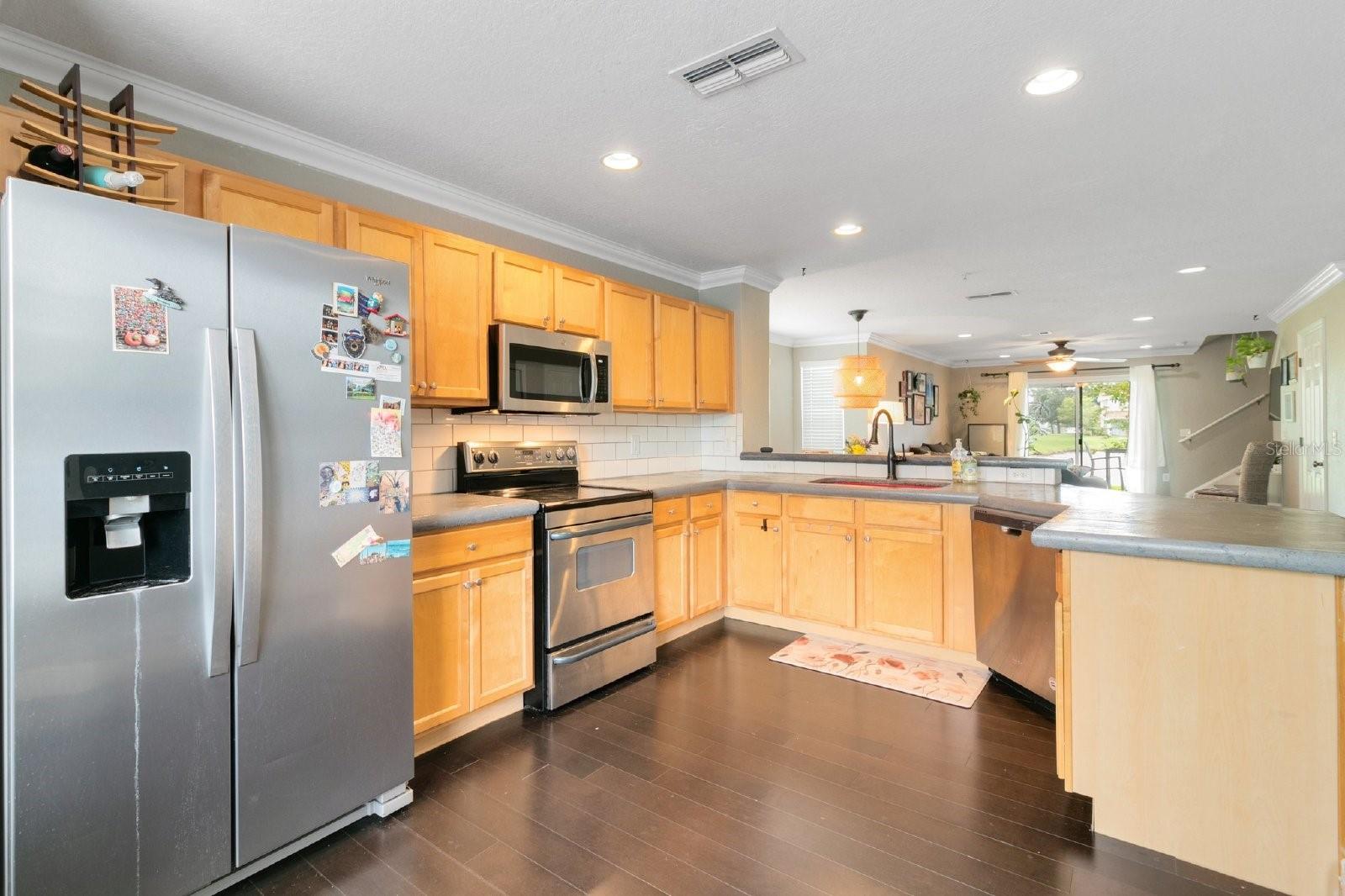 Image 9 of 24 For 5800 Lake Pointe Village Circle 601