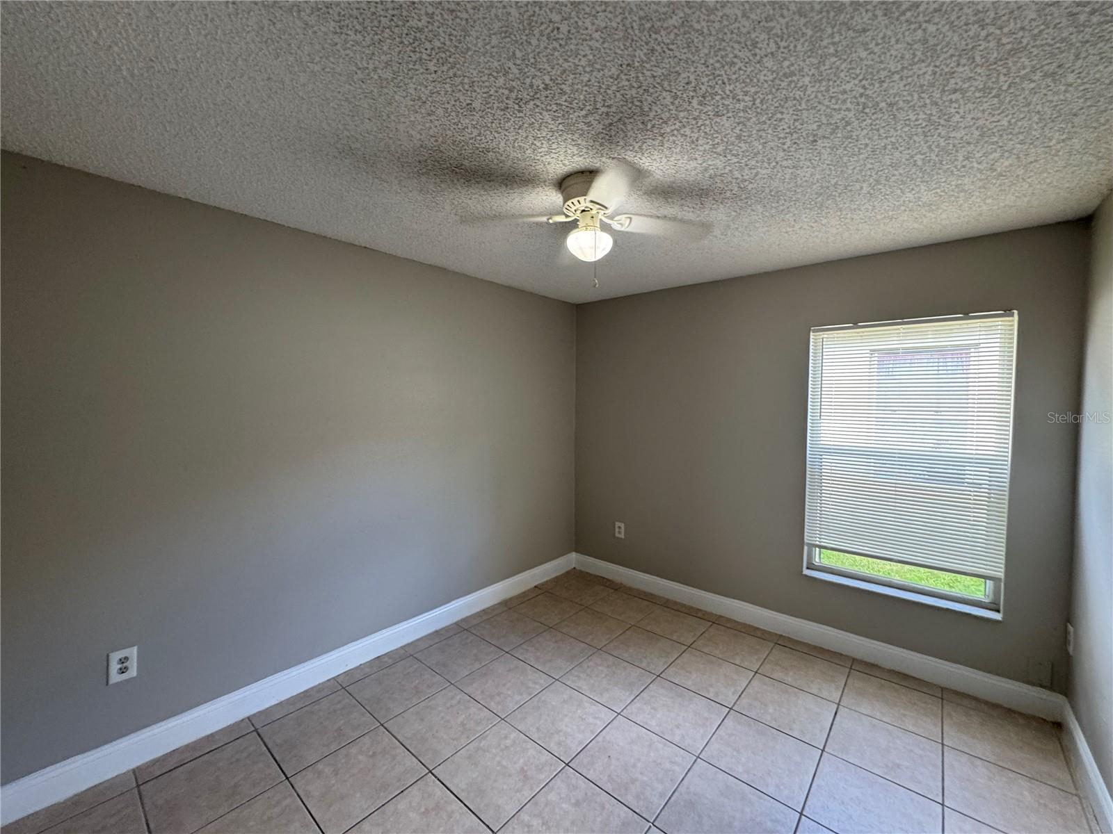 Image 16 of 24 For 1143 Fremont Park Avenue