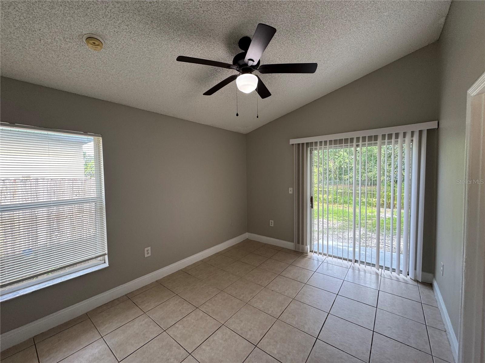 Image 8 of 24 For 1143 Fremont Park Avenue