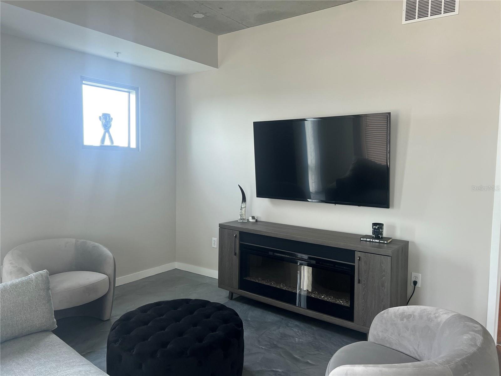 Image 12 of 40 For 525 Jackson Street 401