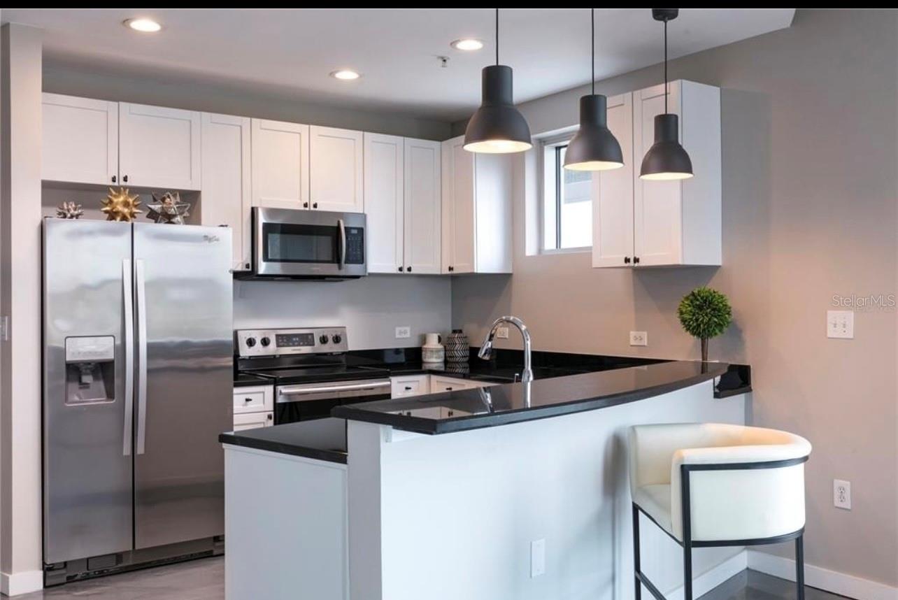 Image 16 of 40 For 525 Jackson Street 401