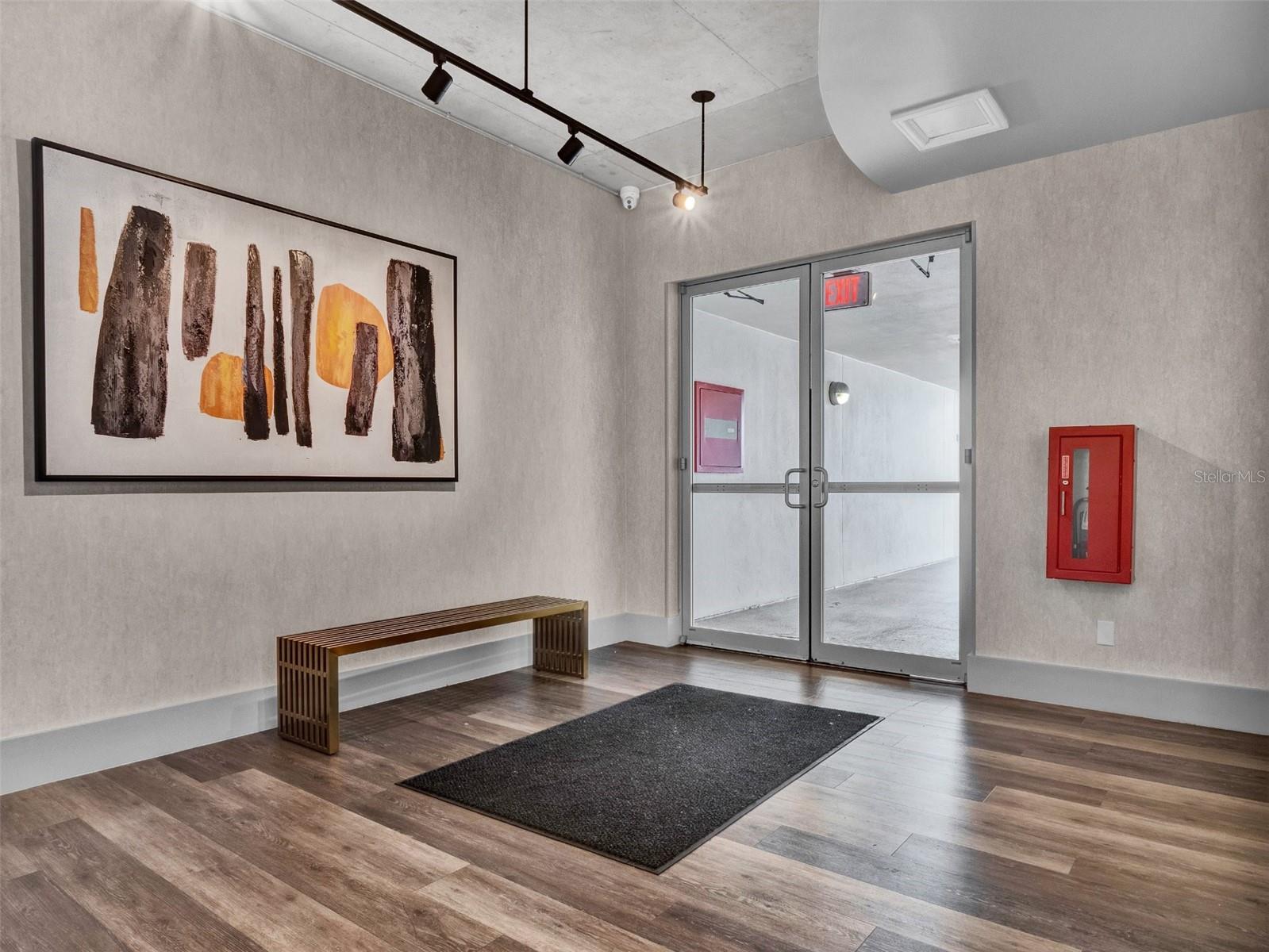 Image 4 of 40 For 525 Jackson Street 401