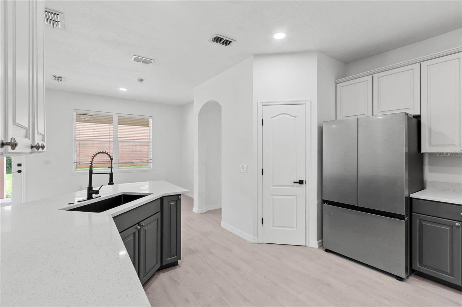 Image 21 of 52 For 3000 Stonington Run