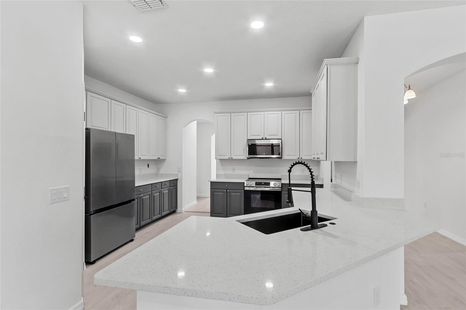 Image 23 of 52 For 3000 Stonington Run