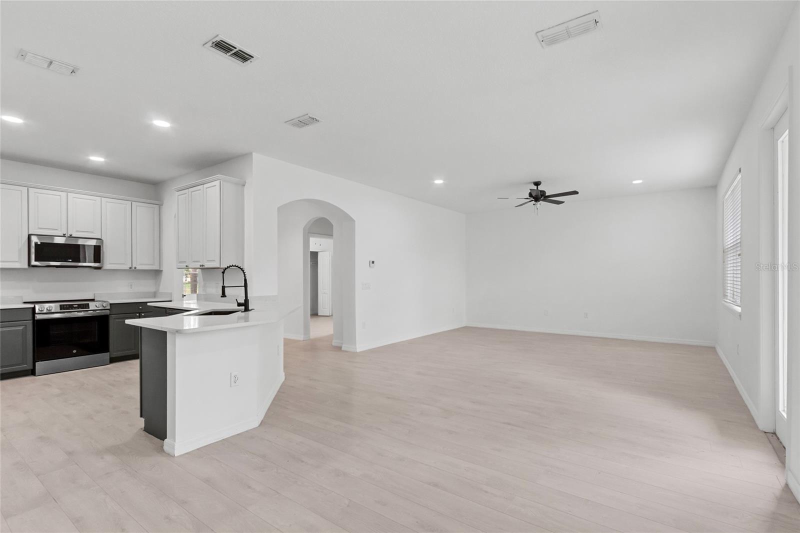 Image 26 of 52 For 3000 Stonington Run