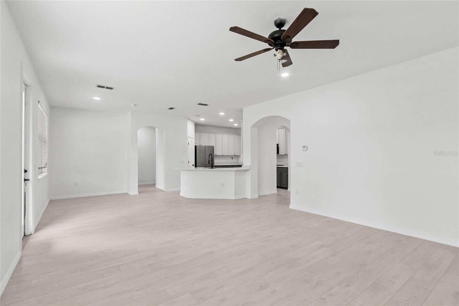 Image 28 of 52 For 3000 Stonington Run