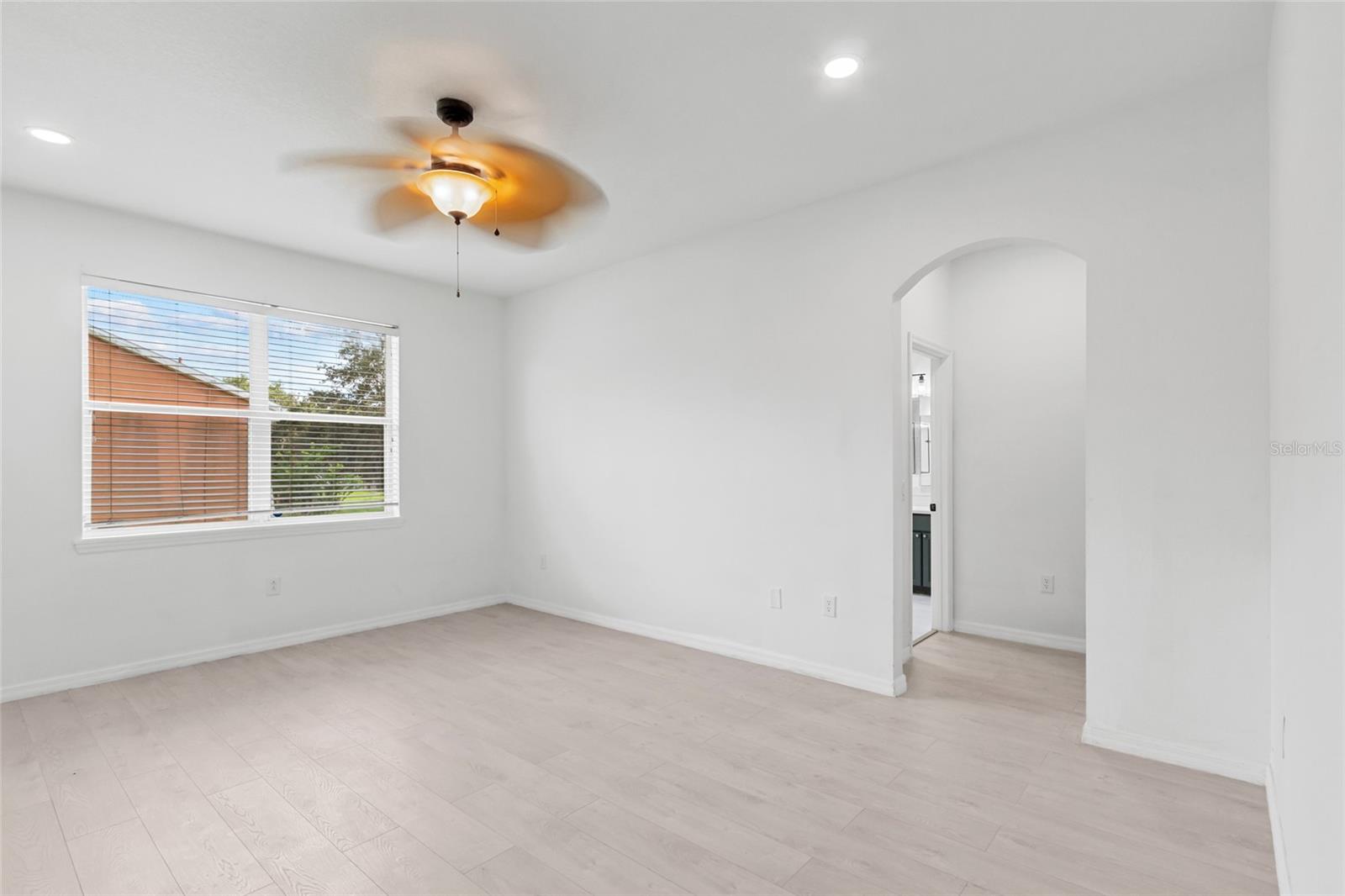 Image 30 of 52 For 3000 Stonington Run