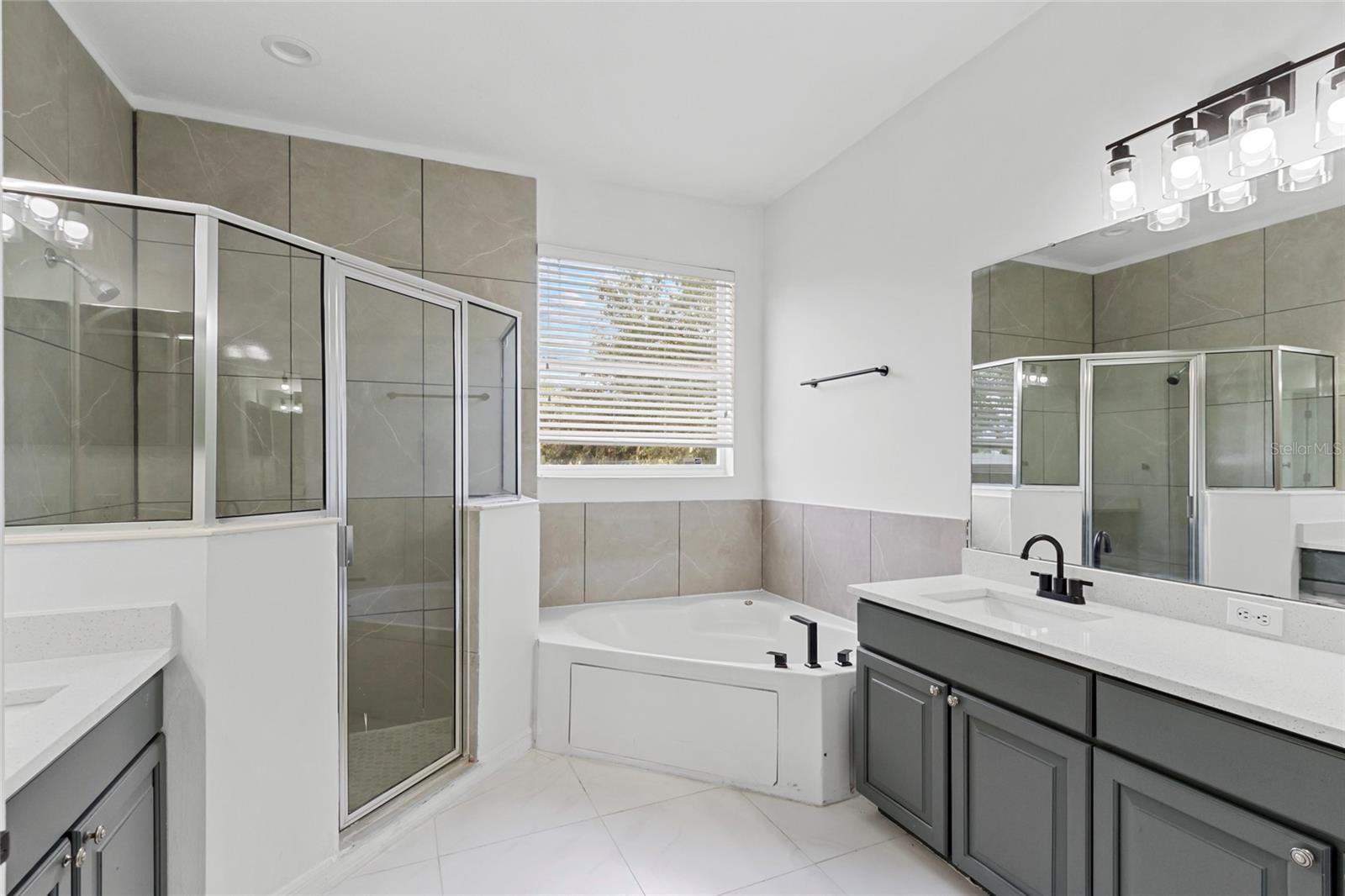 Image 31 of 52 For 3000 Stonington Run