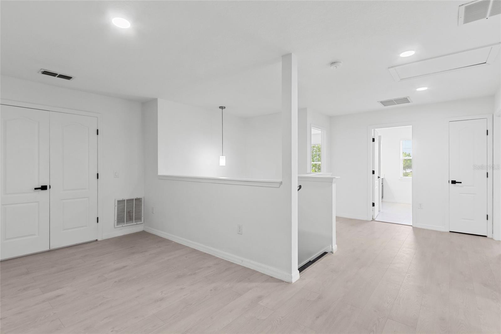 Image 39 of 52 For 3000 Stonington Run