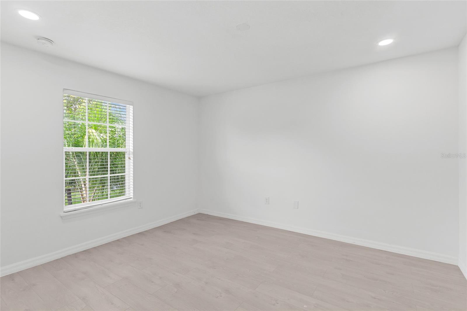 Image 42 of 52 For 3000 Stonington Run