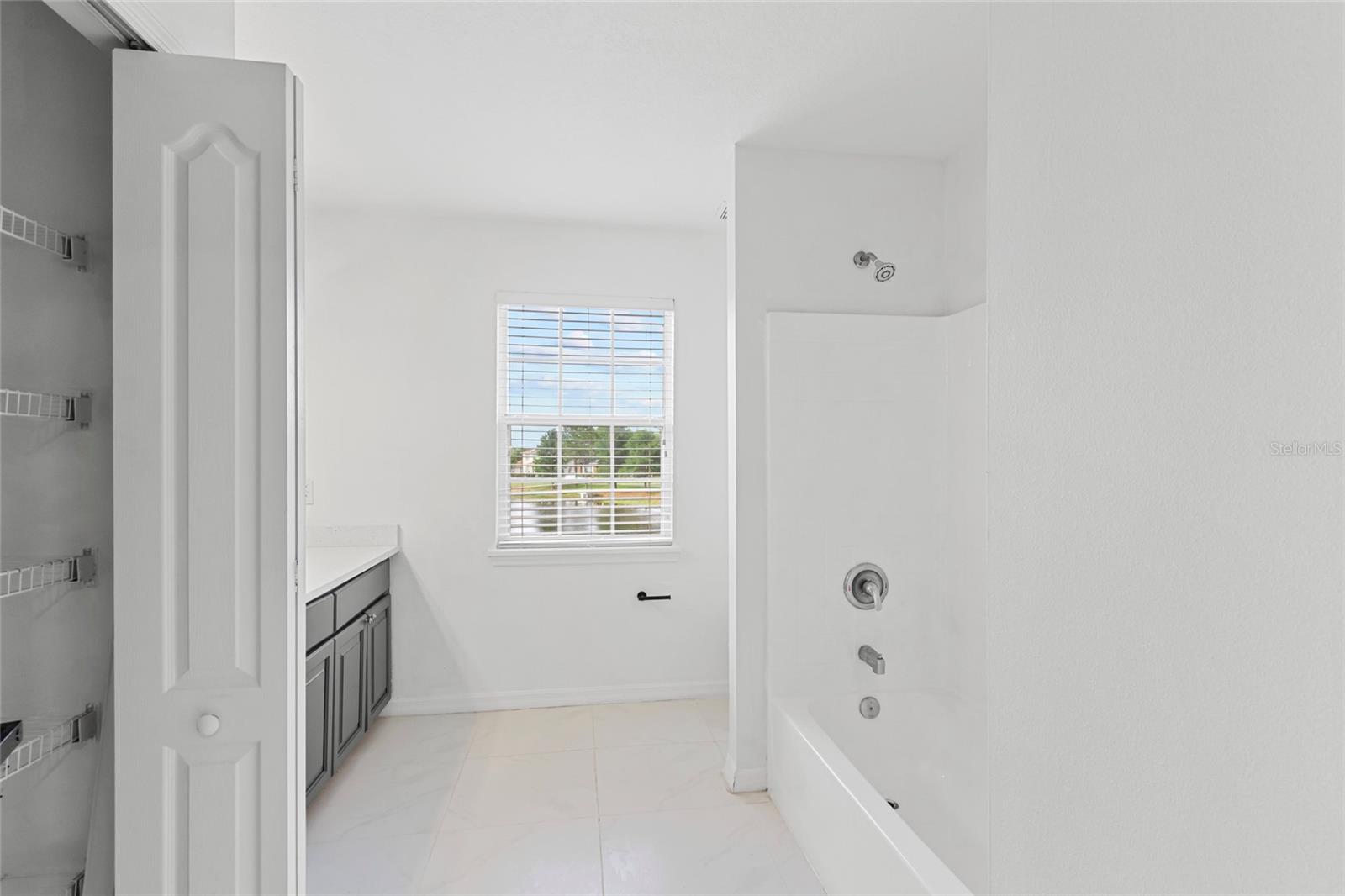 Image 44 of 52 For 3000 Stonington Run