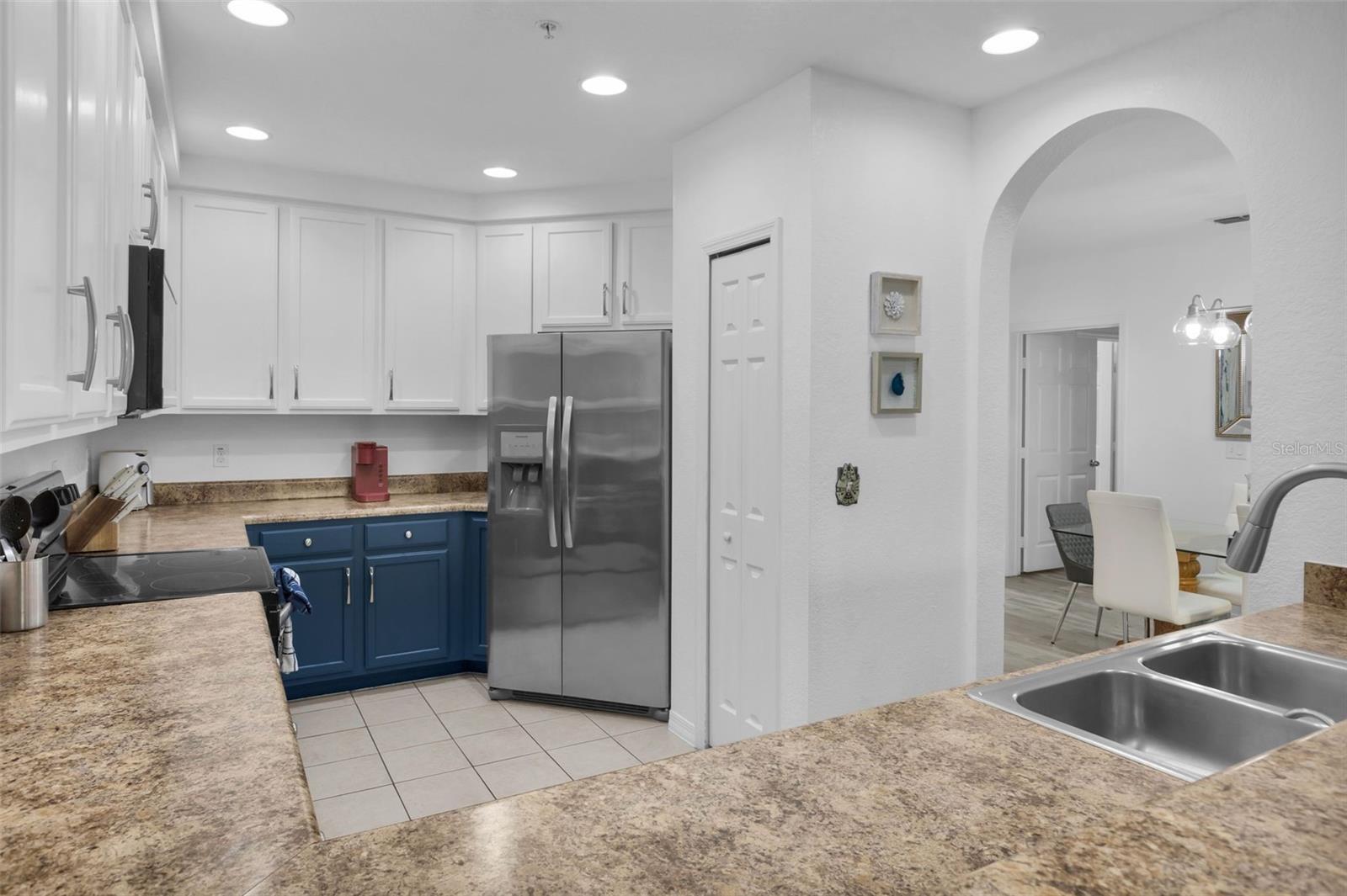 Image 13 of 31 For 9051 Treasure Trove Lane 301