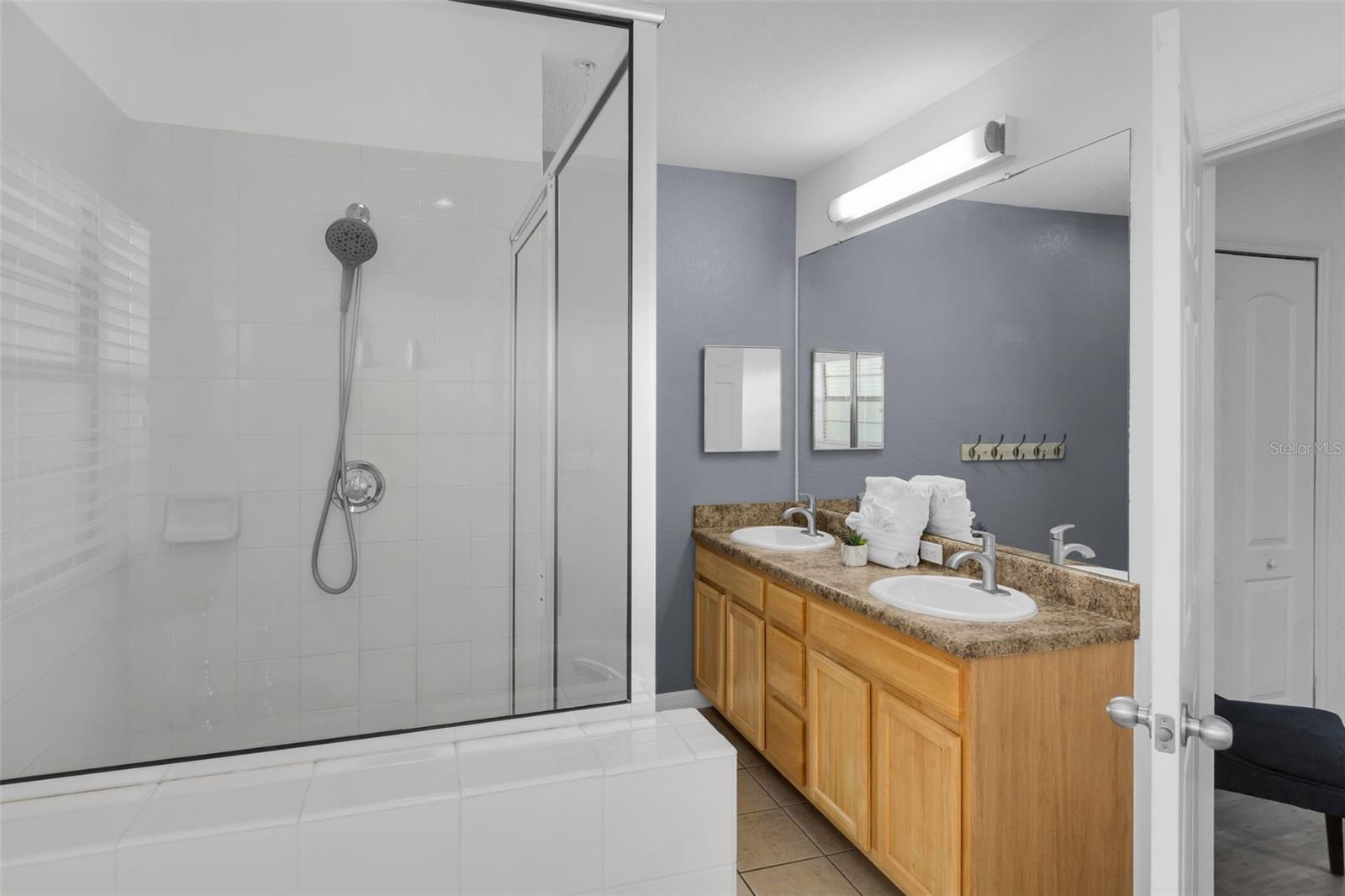 Image 18 of 31 For 9051 Treasure Trove Lane 301