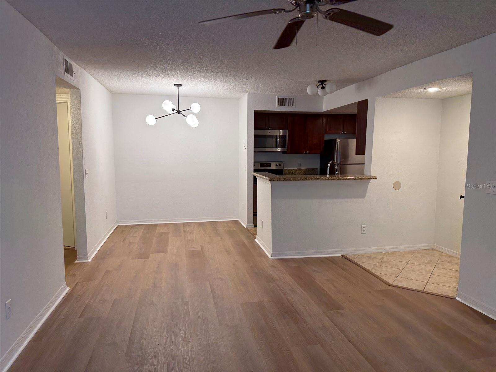 Image 4 of 21 For 5120 Conroy Road 523