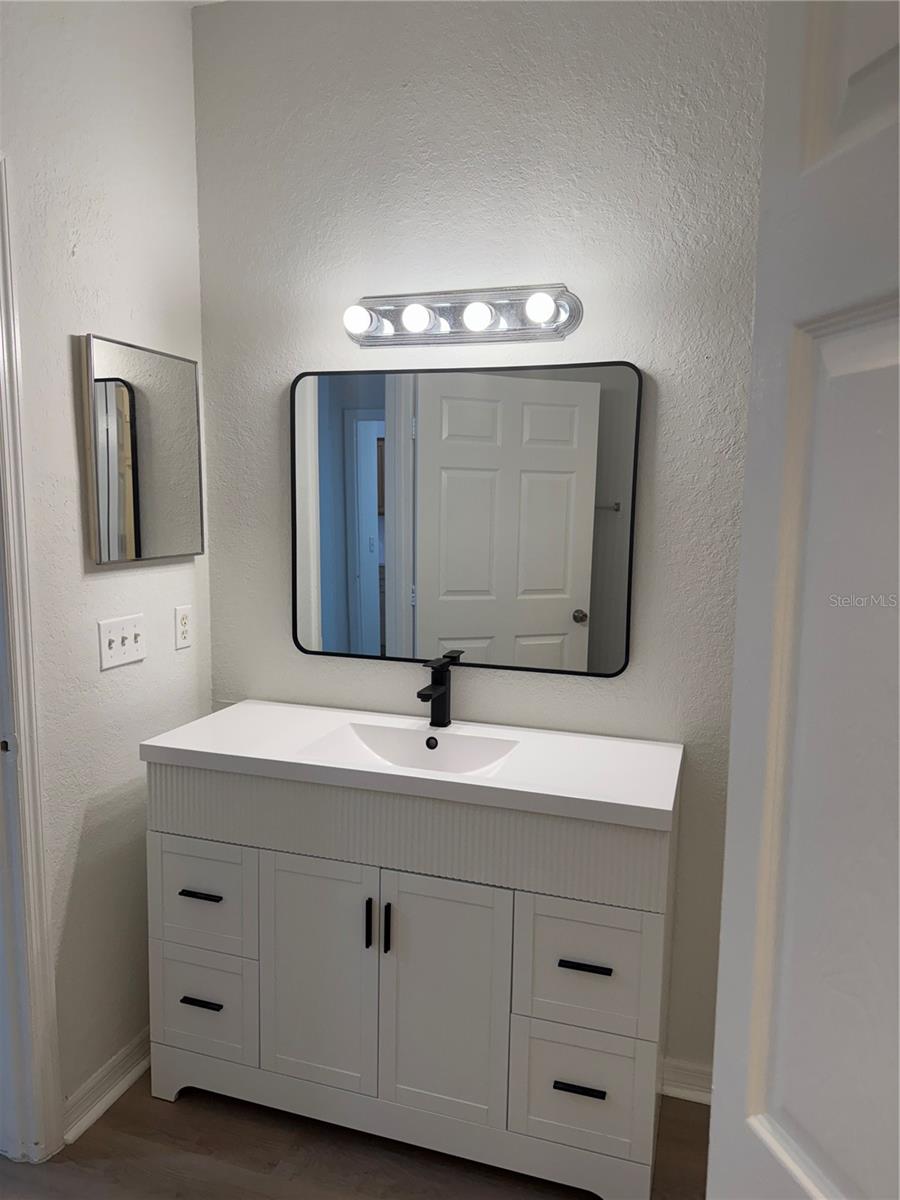 Image 18 of 23 For 6025 Westgate Drive 2518