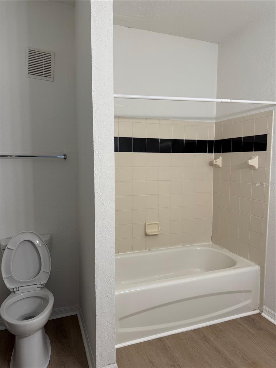 Image 21 of 23 For 6025 Westgate Drive 2518