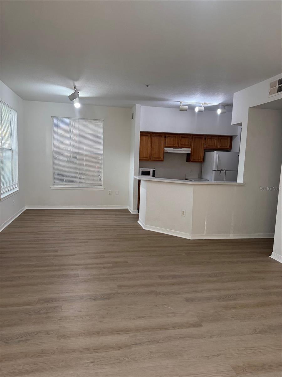 Image 6 of 23 For 6025 Westgate Drive 2518