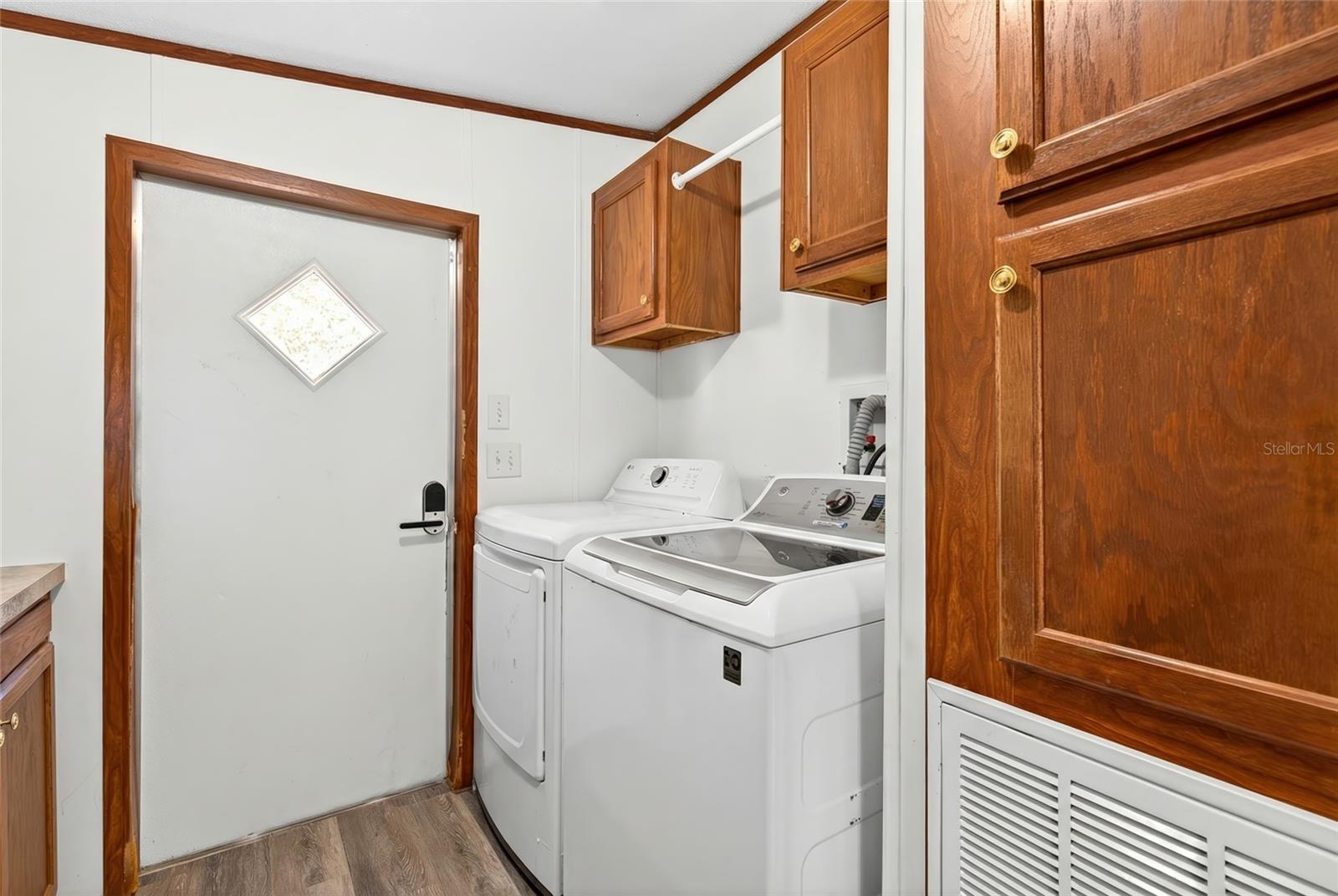 Image 34 of 56 For 10427 8th Lane