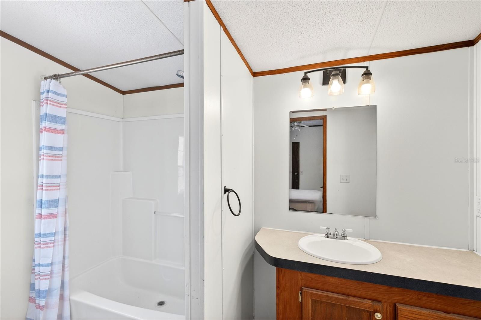 Image 38 of 56 For 10427 8th Lane