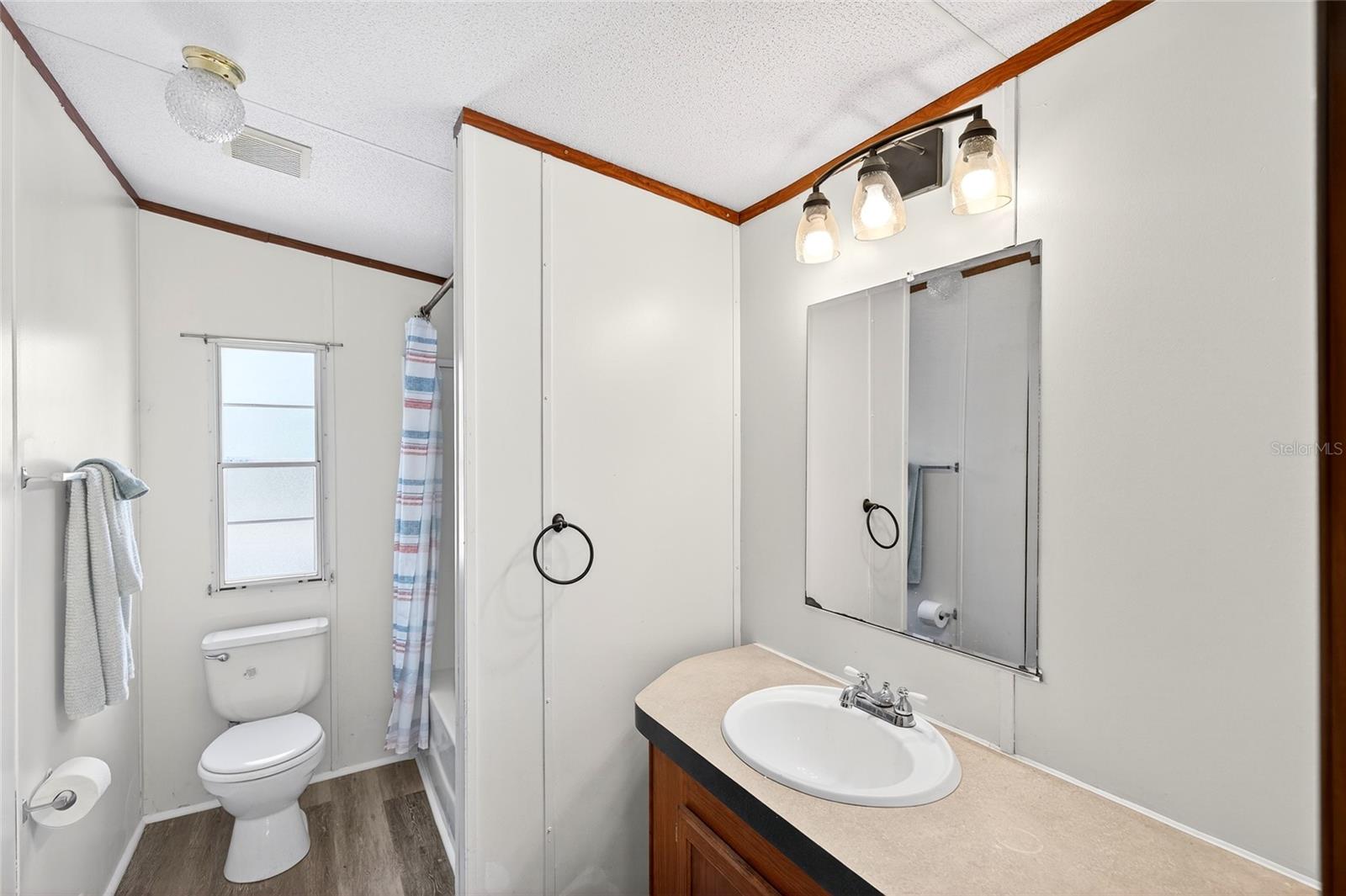 Image 39 of 56 For 10427 8th Lane