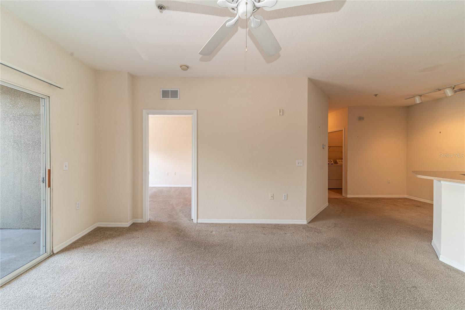 Listing photo id 12 for 8225 Claire Ann Drive 202