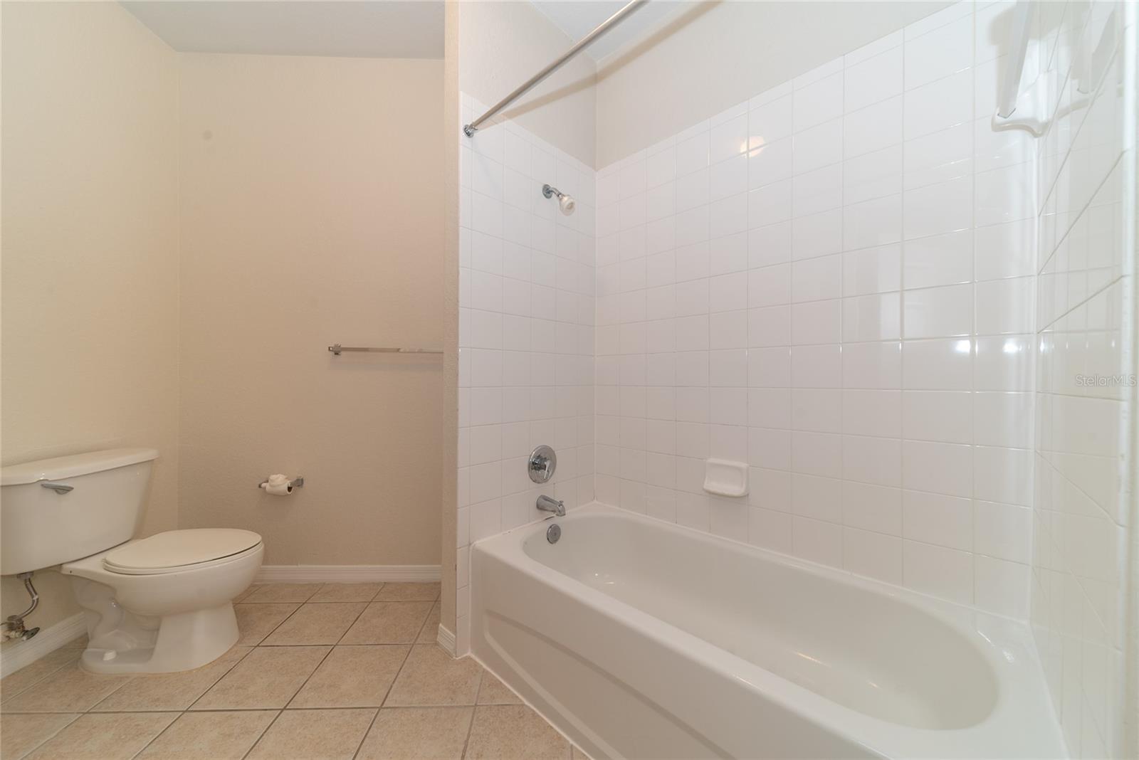 Listing photo id 22 for 8225 Claire Ann Drive 202