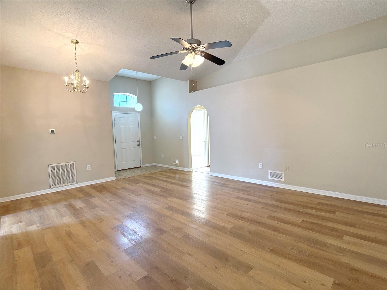 Image 6 of 26 For 309 Catfish Drive