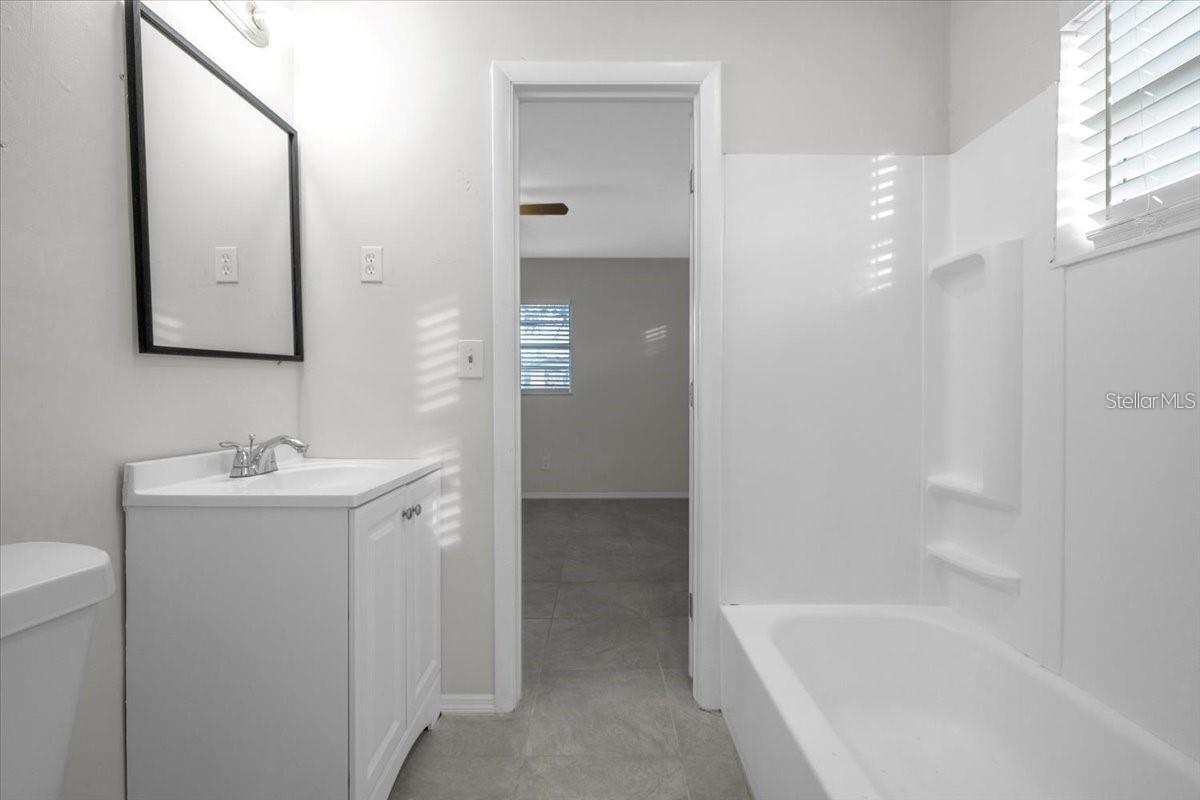 Image 10 of 12 For 1099 Hargrave Drive N