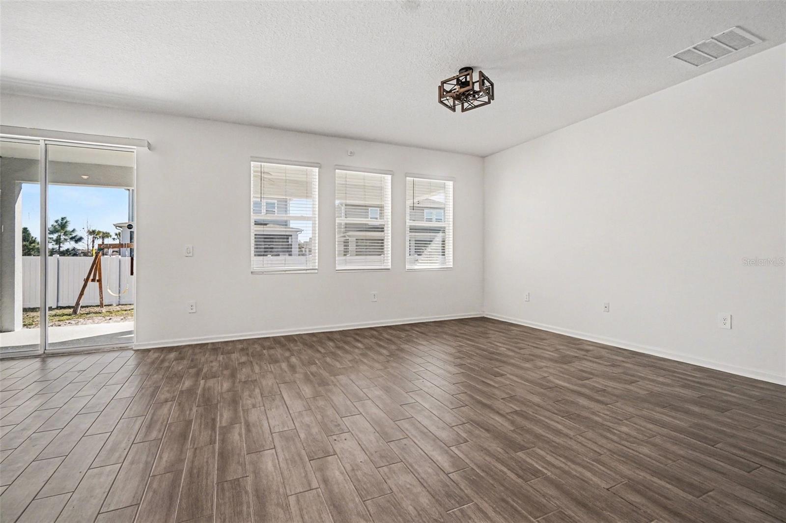 Image 6 of 36 For 2743 Slash Way