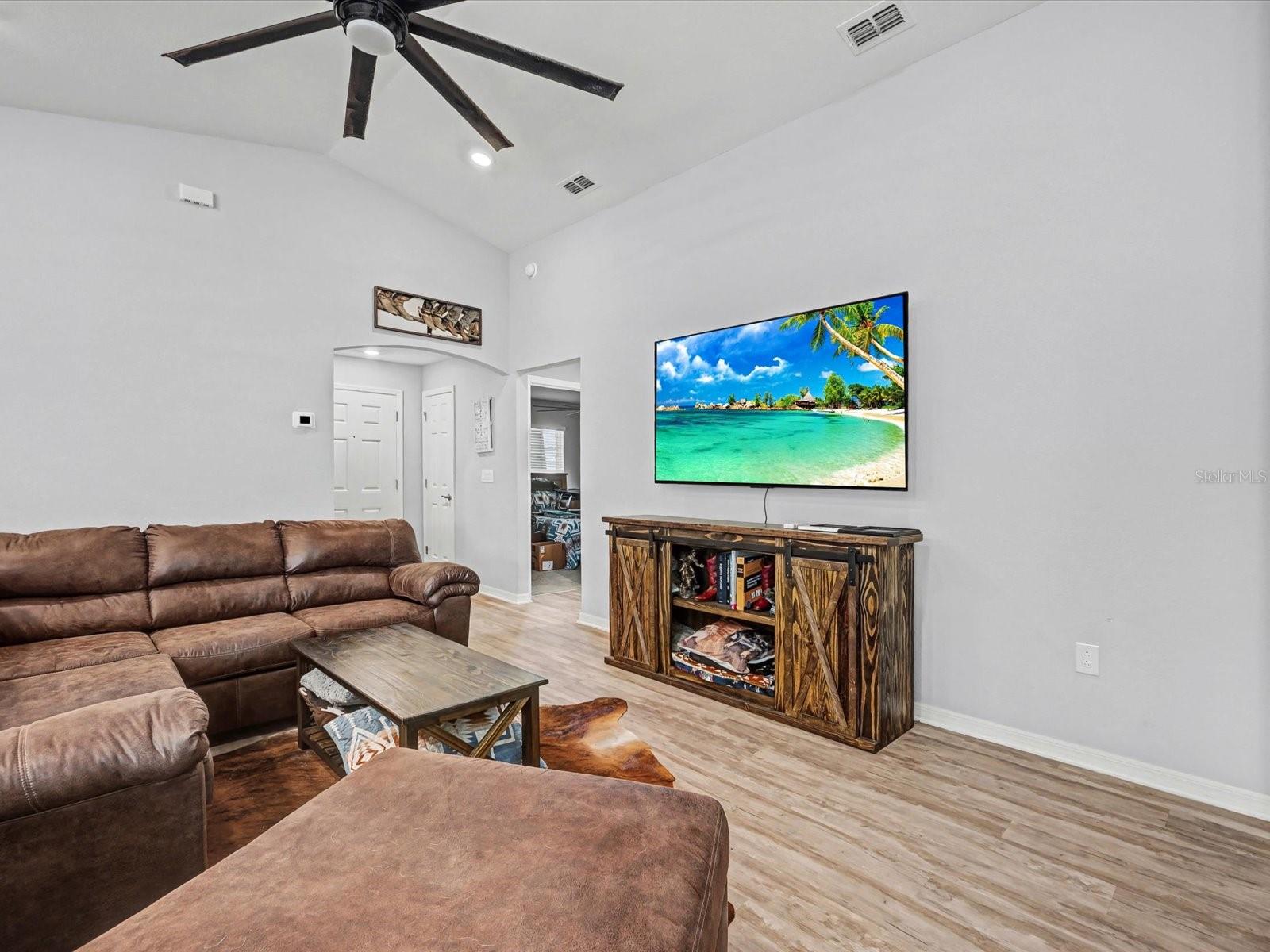 Image 7 of 32 For 1330 Mezzavalle Way